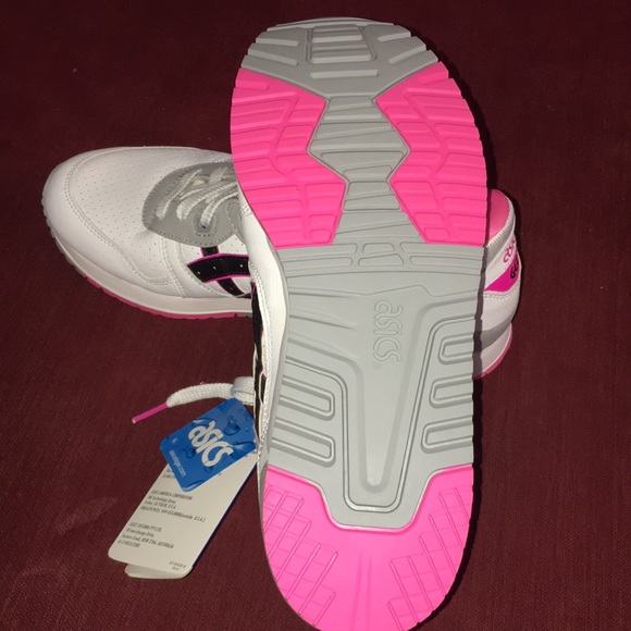 Brand new ASICS sneakers - Picture 5 of 7